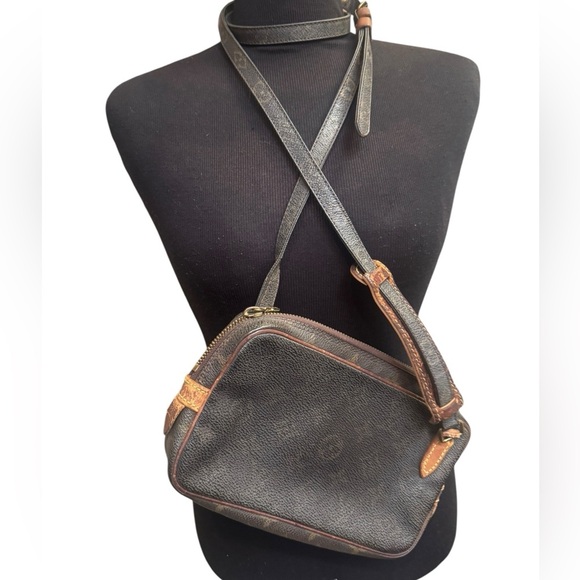 Louis Vuitton Handbags - LOUIS VUITTON MONO Marly
Bandoulière Crossbody AUTHENTIC VINTAGE Luxury Purse